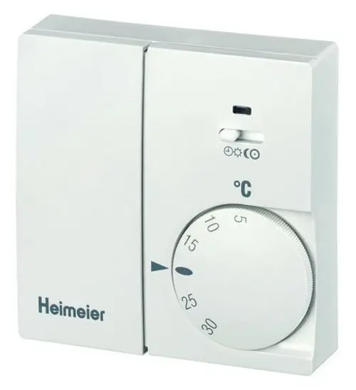 Weißer Raumthermostat mit Temperaturregler und Schalter, hergestellt von IMI Hydronic Engineering. Anzeige für Temperatureinstellungen und Betriebszustände sichtbar.